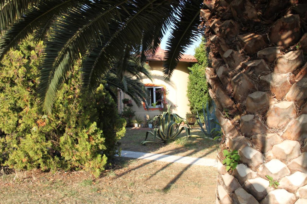 Country-House Pecora Nera Hostal Mosciano SantʼAngelo Exterior foto