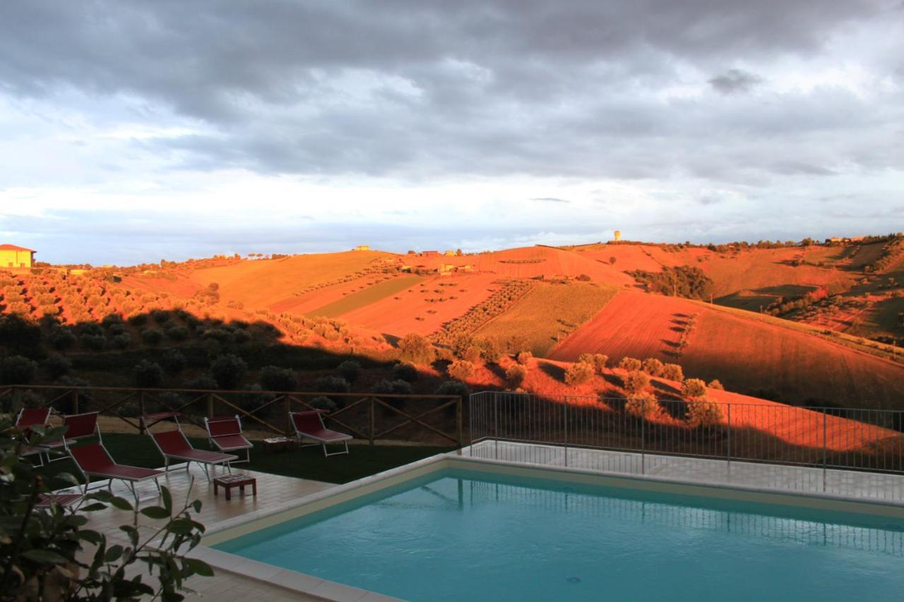 Country-House Pecora Nera Hostal Mosciano SantʼAngelo Exterior foto