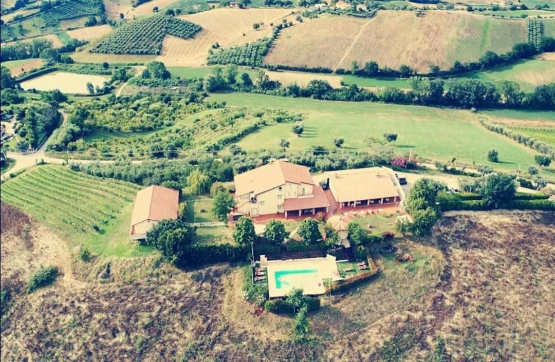 Country-House Pecora Nera Hostal Mosciano SantʼAngelo Exterior foto