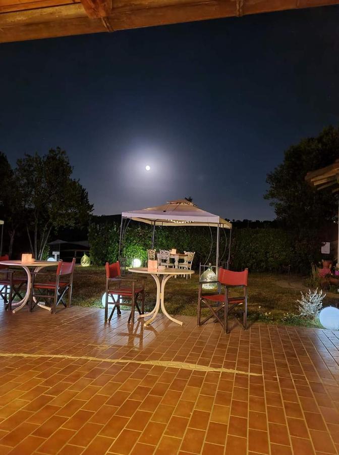 Country-House Pecora Nera Hostal Mosciano SantʼAngelo Exterior foto