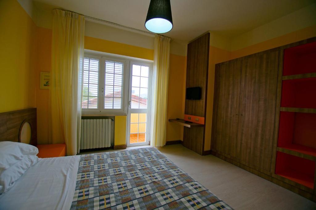 Country-House Pecora Nera Hostal Mosciano SantʼAngelo Habitación foto